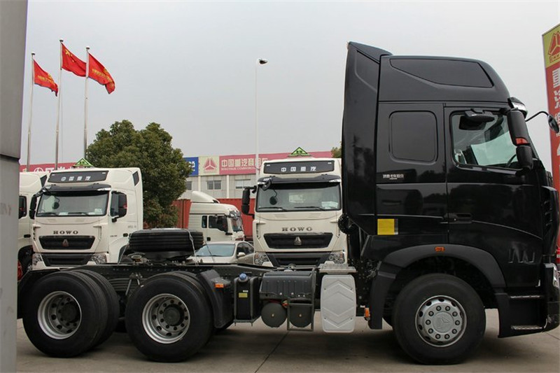 中国重汽 HOWO T7H重卡 540马力 6X4 国五牵引车(ZZ4257W324HE1B)