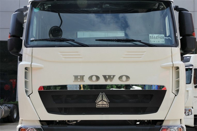 中国重汽 HOWO T7H重卡 400马力 6X4 国四牵引车（ZZ4257V324HD1B）