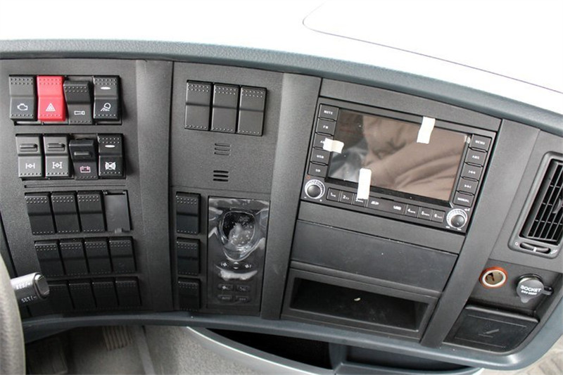 中国重汽 HOWO T7H重卡 480马力 6X4 国四危险品牵引车(ZZ4257V324HD1W)(高顶)