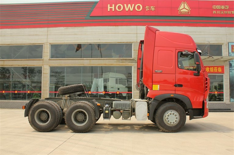 中国重汽 HOWO T7H重卡 400马力 6X4 国四危险品牵引车(ZZ4257V324HD1W)