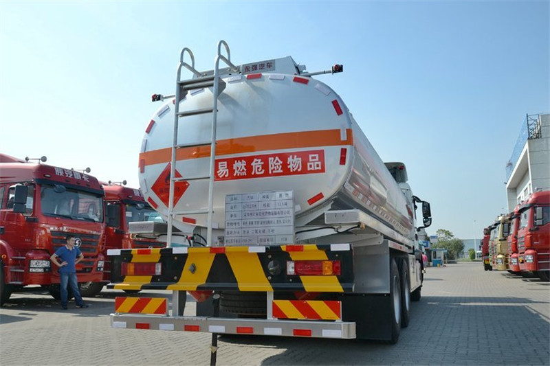 中国重汽 HOWO T5G 240马力 6X4 国四油罐车(ZZ1257M464GD1)
