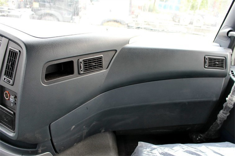 中国重汽 HOWO T7H重卡 400马力 6X4危险品牵引车(国五)(ZZ4257V324HE1W)(速比:3.36)