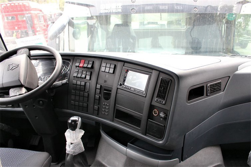 中国重汽 howo t7h重卡 440马力 6x4 国五危险品牵引车(zz4257v324he