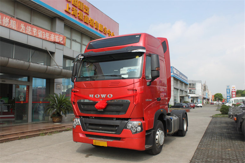 中国重汽 HOWO T7H重卡 440马力 4X2 国四危险品牵引车(ZZ4187V361HD1W)(高顶)