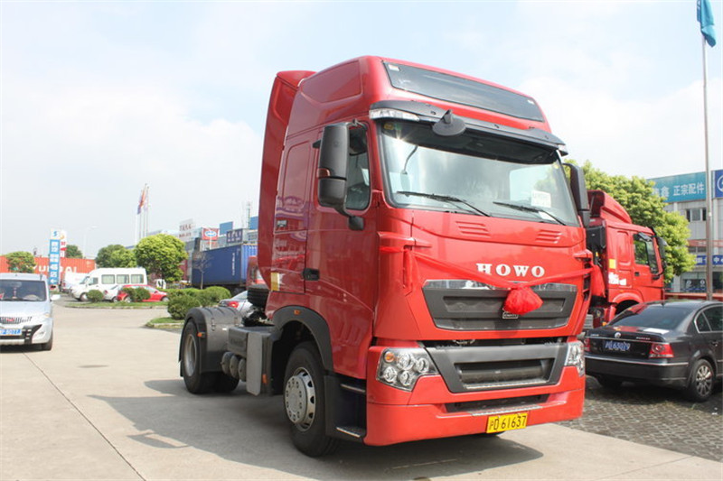 中国重汽 HOWO T7H重卡 440马力 4X2 国四危险品牵引车(ZZ4187V361HD1W)(高顶)