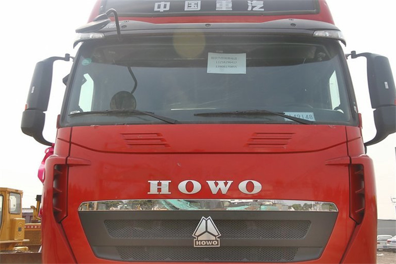 中国重汽 HOWO T7H重卡 320马力 4X2 国四危险品牵引车(ZZ4187V361HD1W)(高顶)