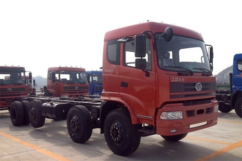 三环十通 昊龙重卡 240马力 8X2 8.7米国四 载货车底盘(STQ5316CCYA4)