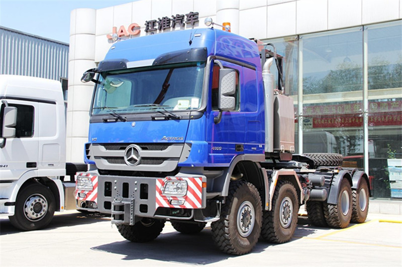 奔驰 Actros重卡 600马力 8X8 国四大件牵引车(型号4160)