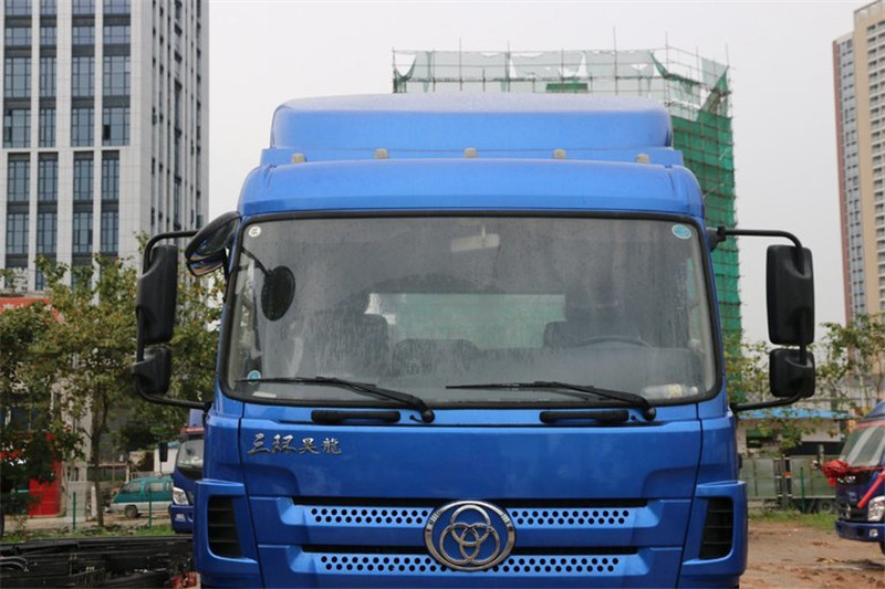 三环十通 昊龙中卡 160马力 4X2 5200轴距 国四载货车底盘(STQ1165L10Y34)