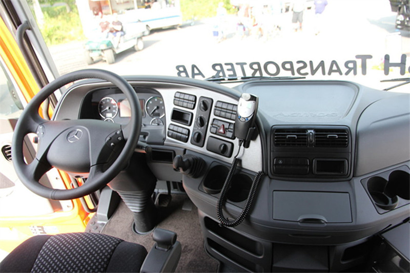 奔驰 Actros重卡 480马力 6X4 国五牵引车(型号2648L)