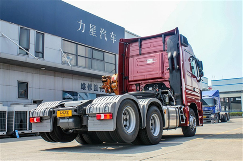 奔驰 Actros重卡 460马力 6X2R牵引车(型号2646)