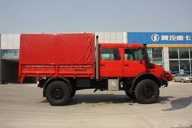 奔驰 Unimog系列 218马力 4X4 国五越野卡车(型号U4000)