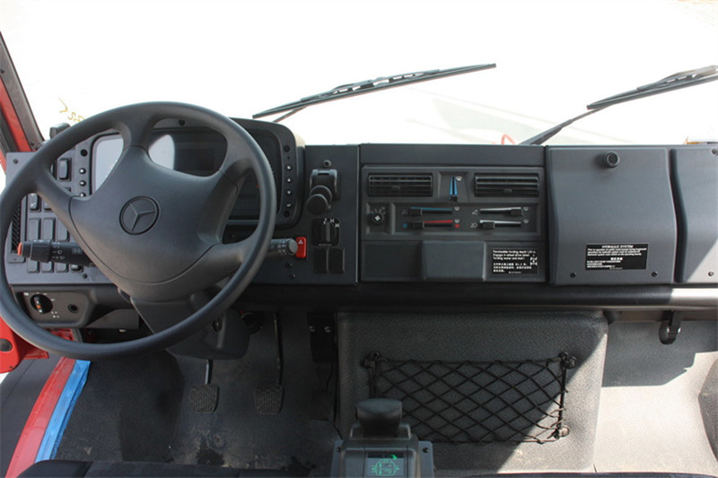 奔驰 Unimog系列 218马力 4X4 国五越野卡车(型号U4000)
