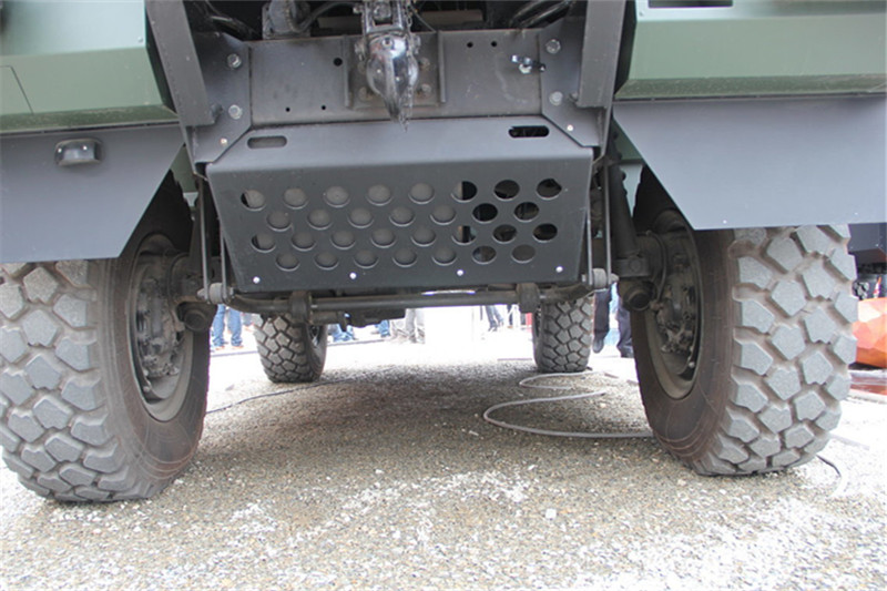 奔驰 Unimog系列 220马力 4X4 国四越野旅居车(型号U5000)