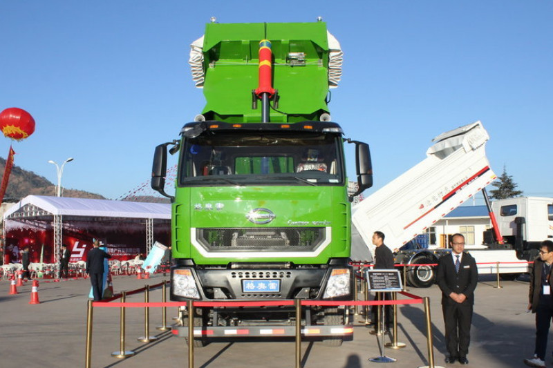 时骏 格奥雷重卡 336马力 6X4 5.8米 LNG 国五 自卸车(U型斗新型渣土车)(LFJ3255G11)