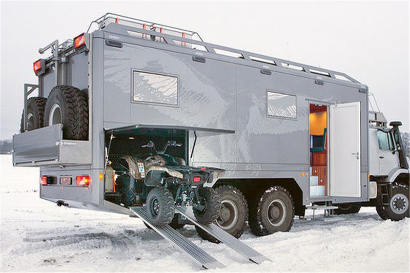 奔驰 Zetros重卡 326马力 6X6 国五栏板载货车
