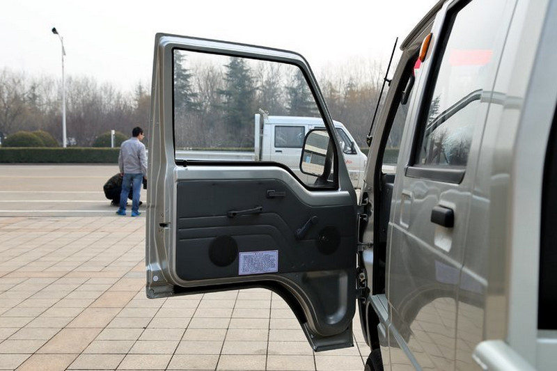 时代汽车 驭菱 1.5L 112马力 汽油/CNG 国四 双排栏板微卡(BJ1030V4AV4-G2)