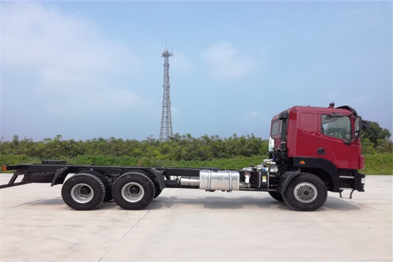 长征汽车 长征 350马力 6x6 国五越野载货汽车底盘(CZ2257SU455)