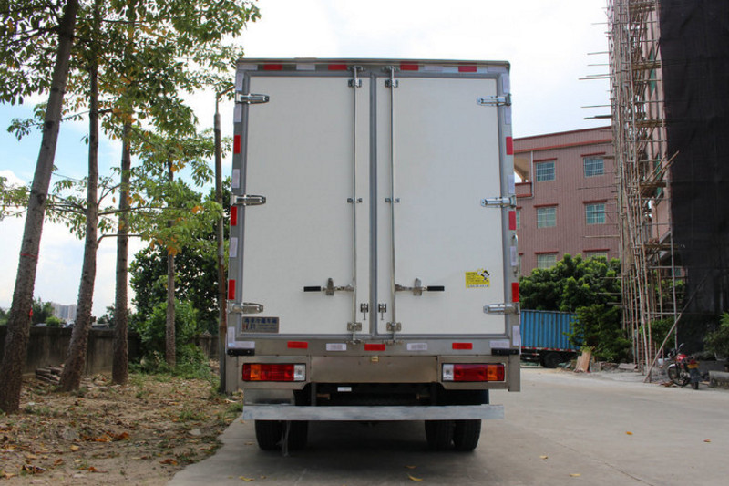 一汽解放轻卡 J6F 150马力 4X2 国四冷藏车(CA5041XLCP40K2L1E4A84)