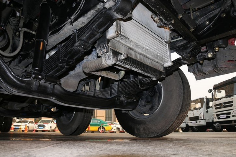 陕汽商用车 轩德x6 220马力 4x2 9.5米 国四 冷藏车(sx5254xlcgp4)