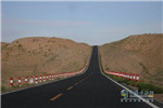 新疆：国道217线128团至塔岔口段公路9月底通车