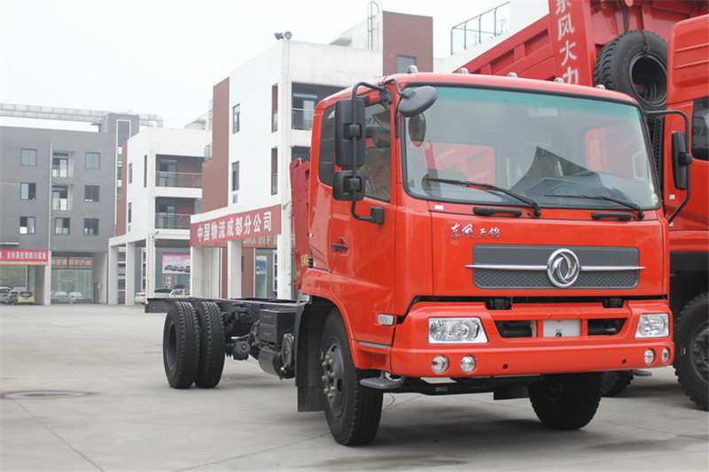 东风商用车天锦中卡160马力4x262米国四排半载货车dfl1120b18